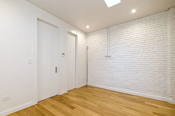 Rented by Veracity NYC LLC | media 17