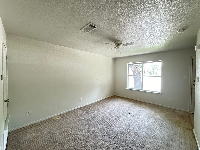 206 Veterans Ave — Photo 5