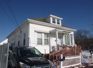 15 Venice St, Providence, RI 02908