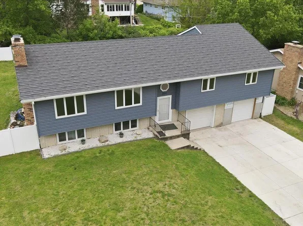 307 Lambeth Rd, Waterloo, IA 50701