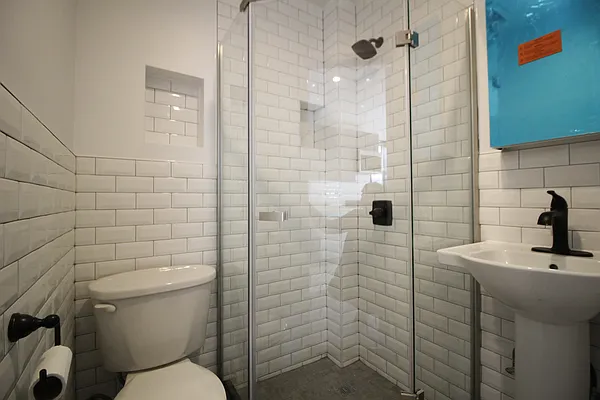 Rented by Bold New York | media 25