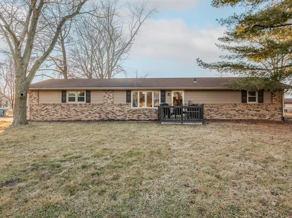 502 Strohbeck Ln, Bethalto, IL 62010