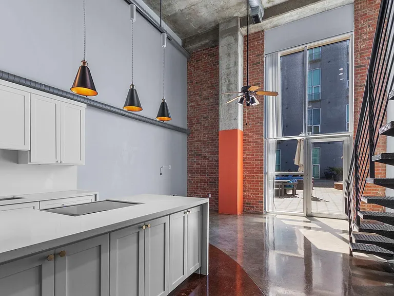 2000 Bagby St #5403 — Photo 4