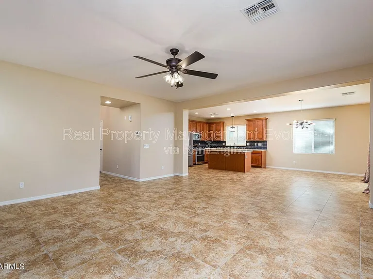 1544 E Hummingbird Way — Photo 7