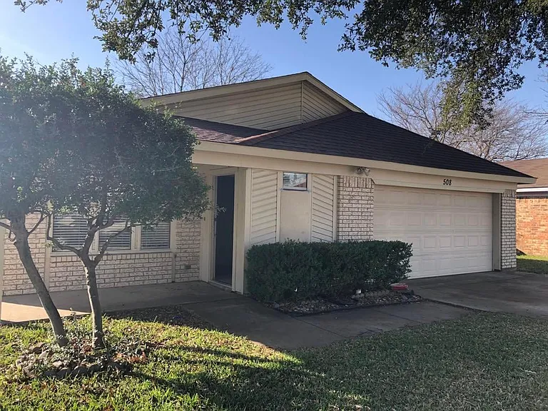 508 Erikson Trl — Photo 2