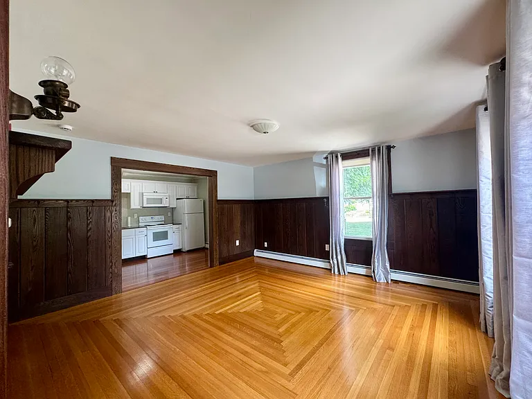 11 Walnut St #1 — Photo 3
