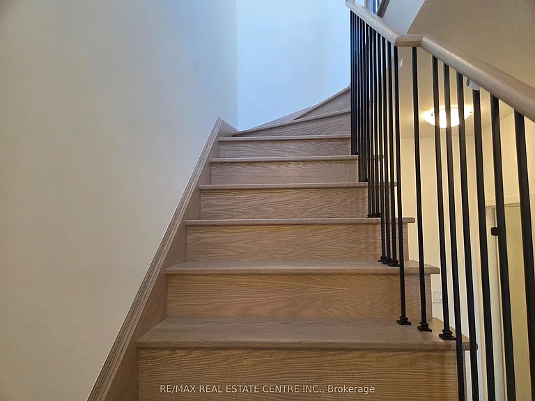 16 Lytham Green Cir #7 — Photo 4