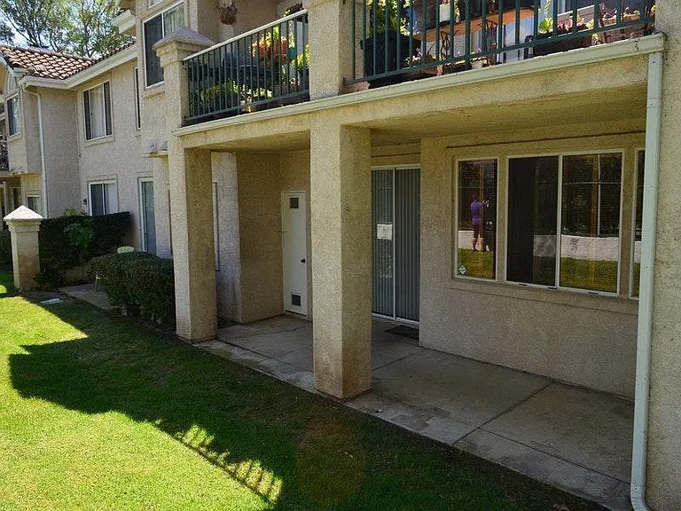 425 Huyler Ln #D — Photo 13