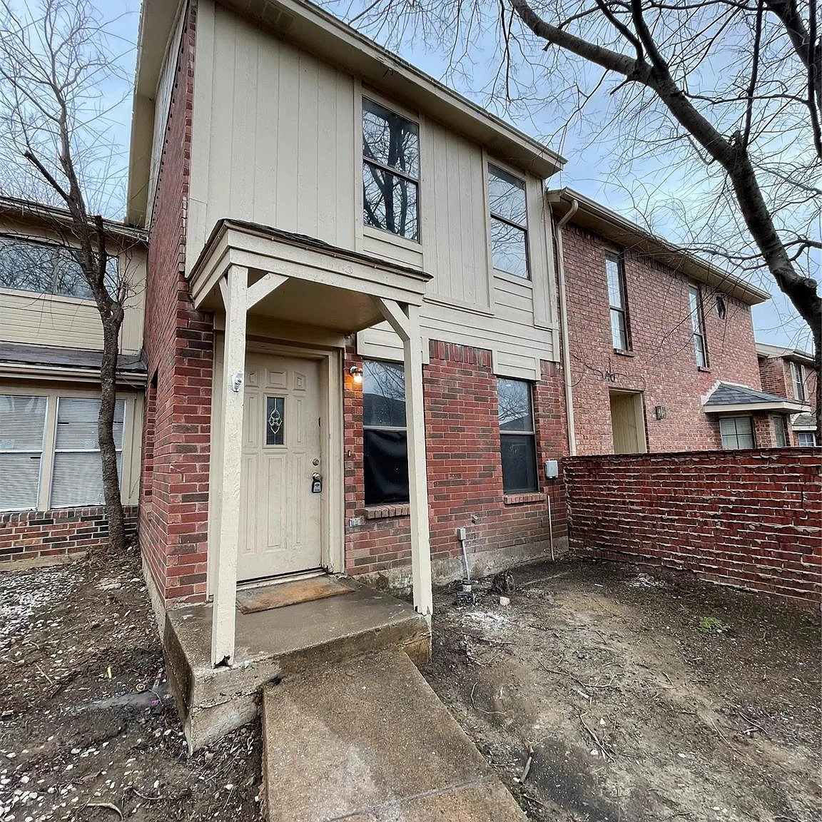 4 bed, 1444 sqft, $2,000 — Photo 1