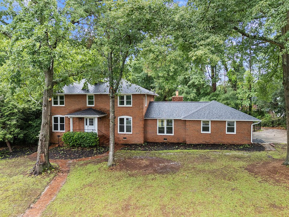 1st image of 120 Kalmia Cir