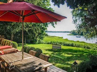 42 Towd Point Rd, Southampton, NY 11968