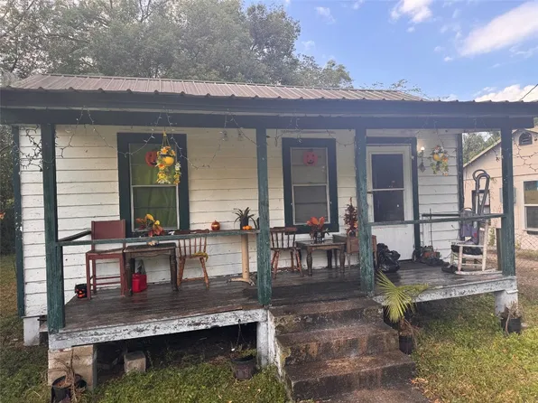 12746 Woodland Dr, Jacksonville, FL 32218