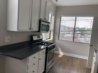 2512 N Southport Ave APT 2F, Chicago, IL 60614