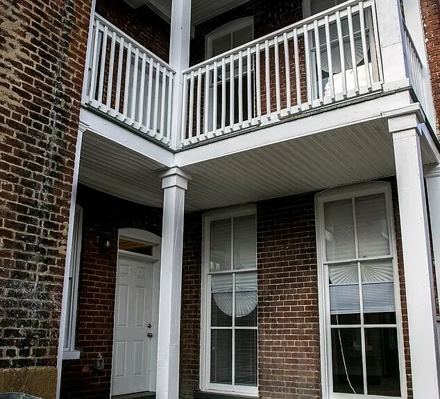 113 W Clay St #B — Photo 14