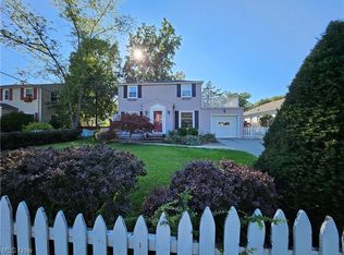 424 Columbia Rd, Bay Village, OH 44140