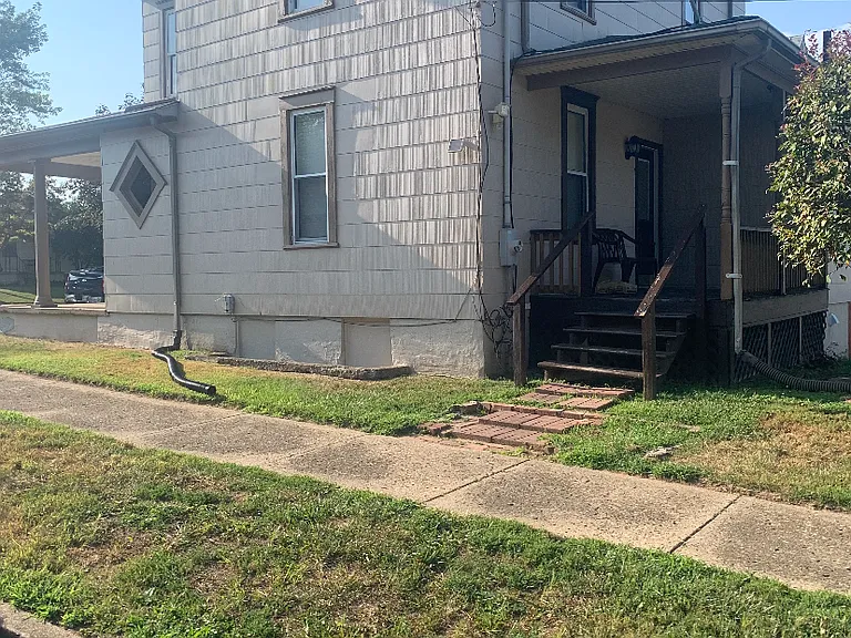 702 Washington Ave — Photo 3