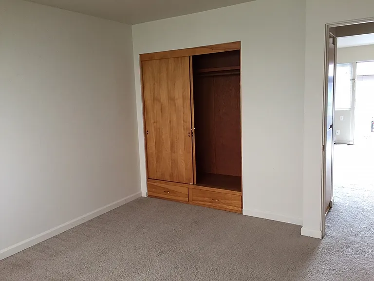 Cortina Apartments — Photo 18