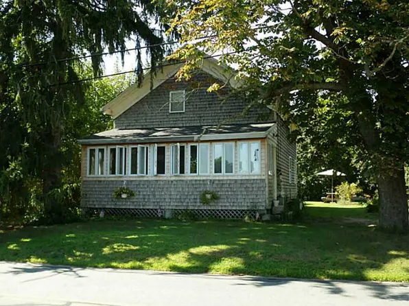 77 Barneyville Rd, Swansea, MA 02777