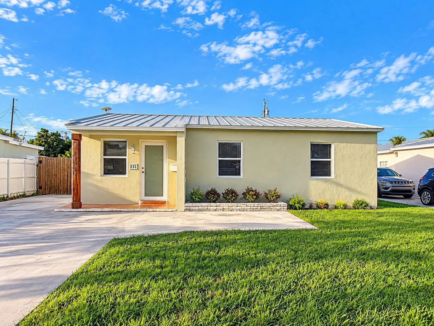 3 bed, 1.0 bath, 936 sqft, $2,500 — Photo 1