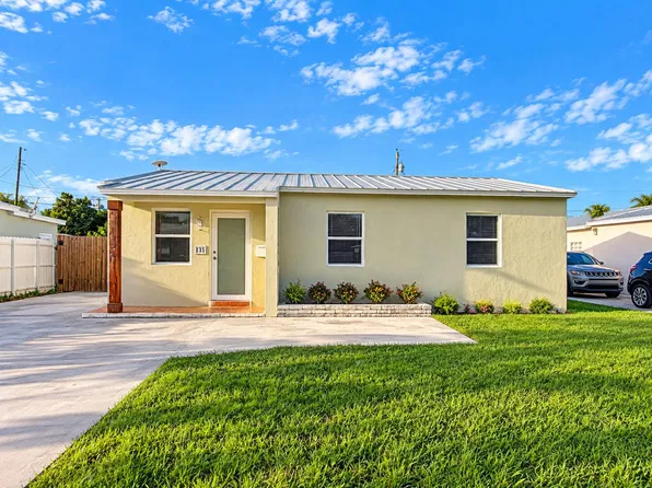 835 Fernwood Dr, West Palm Beach, FL 33405