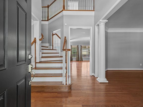 5th image of 3061 Oxford Glen Dr