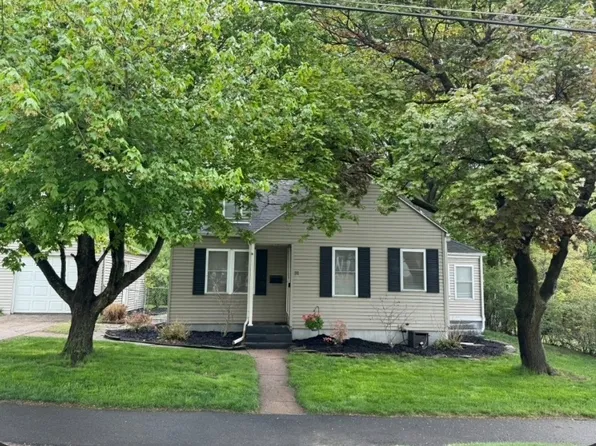 31 Lexington St, South Hadley, MA 01075