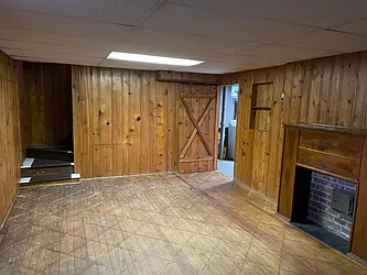 Rented by R New York