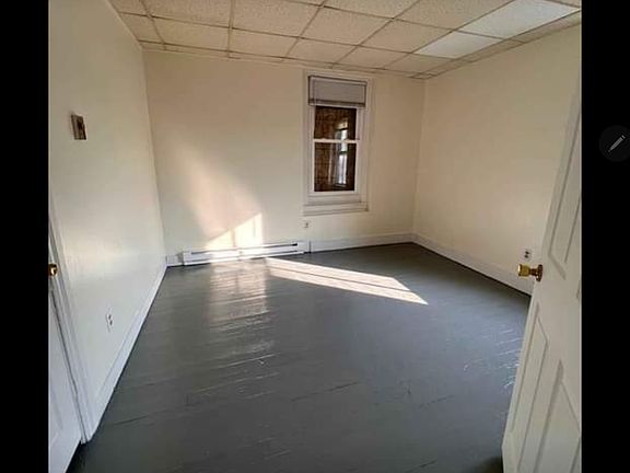 5th image of 107 W Franklin St