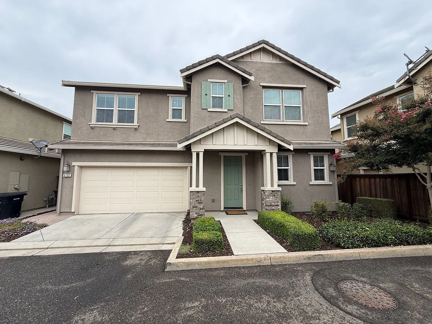 Two story located in Riverbank's desirable Crossroads subdivision! — Photo 1