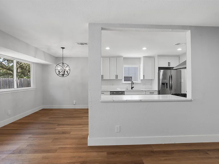 7806 Woodcroft Dr — Photo 6