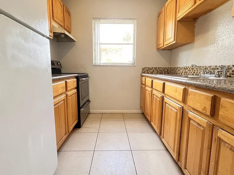 200 Croton Ave #111 — Photo 2