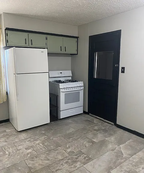 5338 NW Glenn Ave — Photo 5
