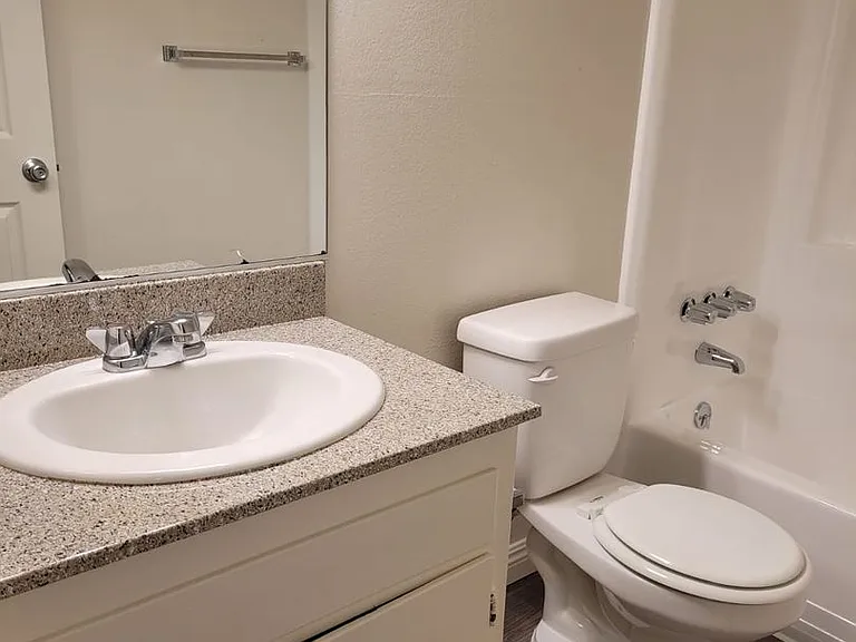 073 - Canyon Crest Hills Apartments — Photo 31