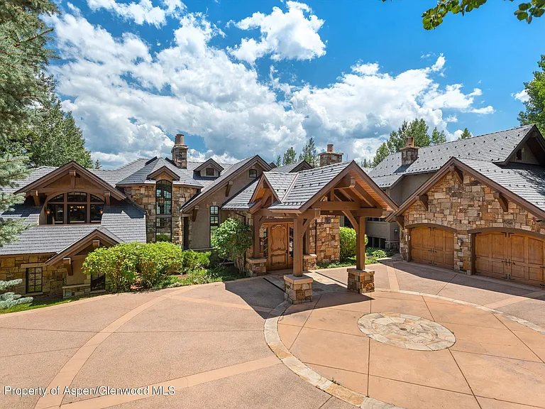 691 Pfister Dr — Photo 85