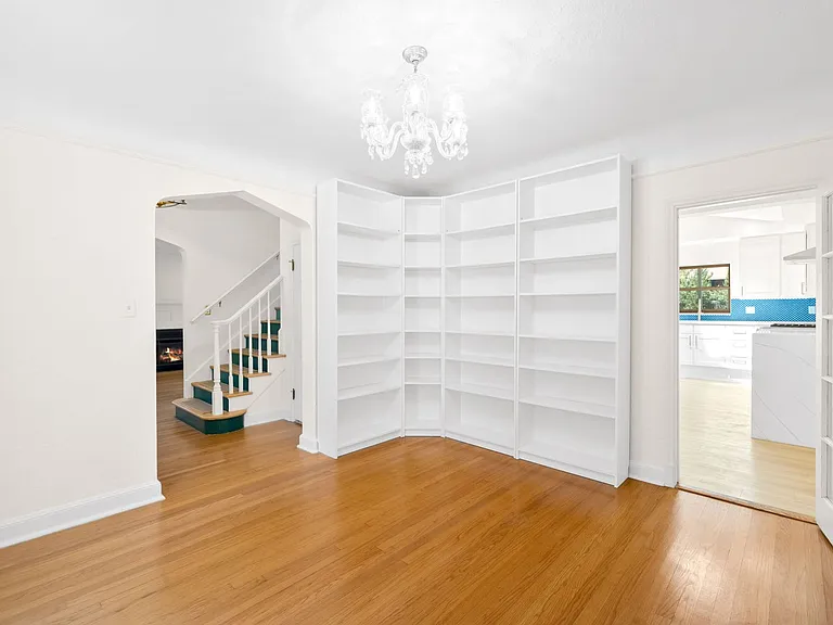 525 Forest St — Photo 13