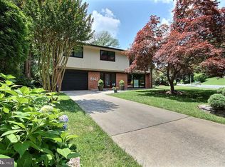 8142 W Beach Dr NW, Washington, DC 20012