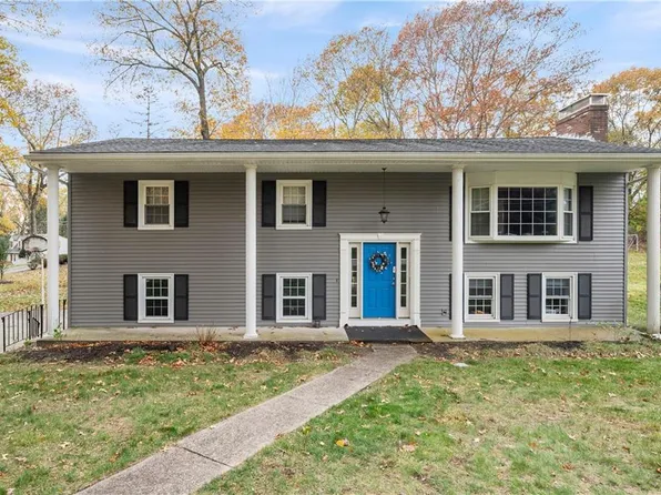 11 Secluded Ct, Cumberland, RI 02864