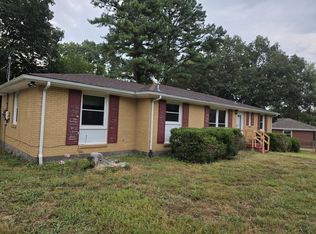 7 Hillsboro Rd, Clarksville, TN 37042