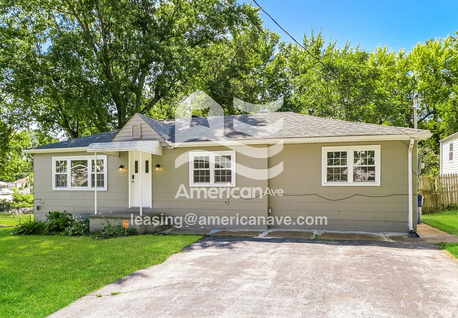 3 bed, 1.0 bath, 976 sqft, $1,286 — Photo 1