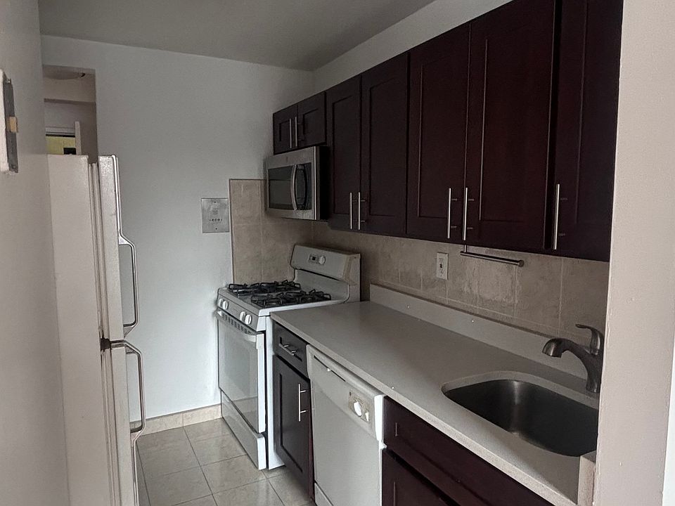 1st image of 11420 Queens Blvd Ste 1