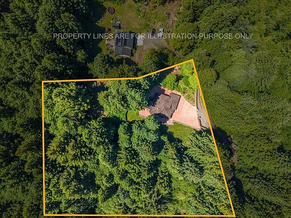 4th image of 132 Pepperwood Ln