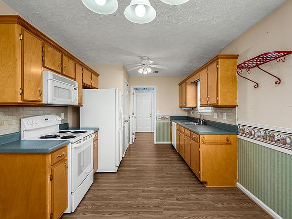 5th image of 2842 Wellington Pl