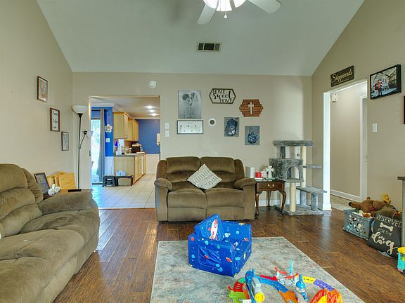 5th image of 217 Briarpatch Ln