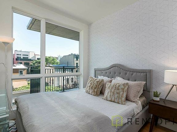 2nd image of 824 Lexington Ave #320
