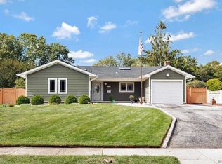 144 Fifty Acre Rd S, Smithtown, NY 11787