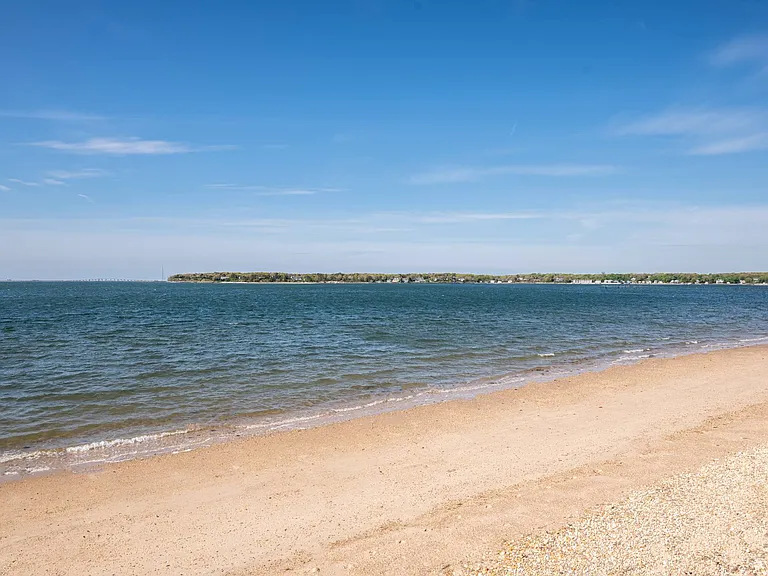 4 Peconic Rd — Photo 11