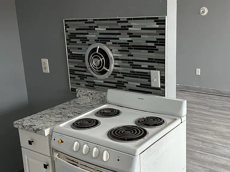 191 Oak St #B6 — Photo 2