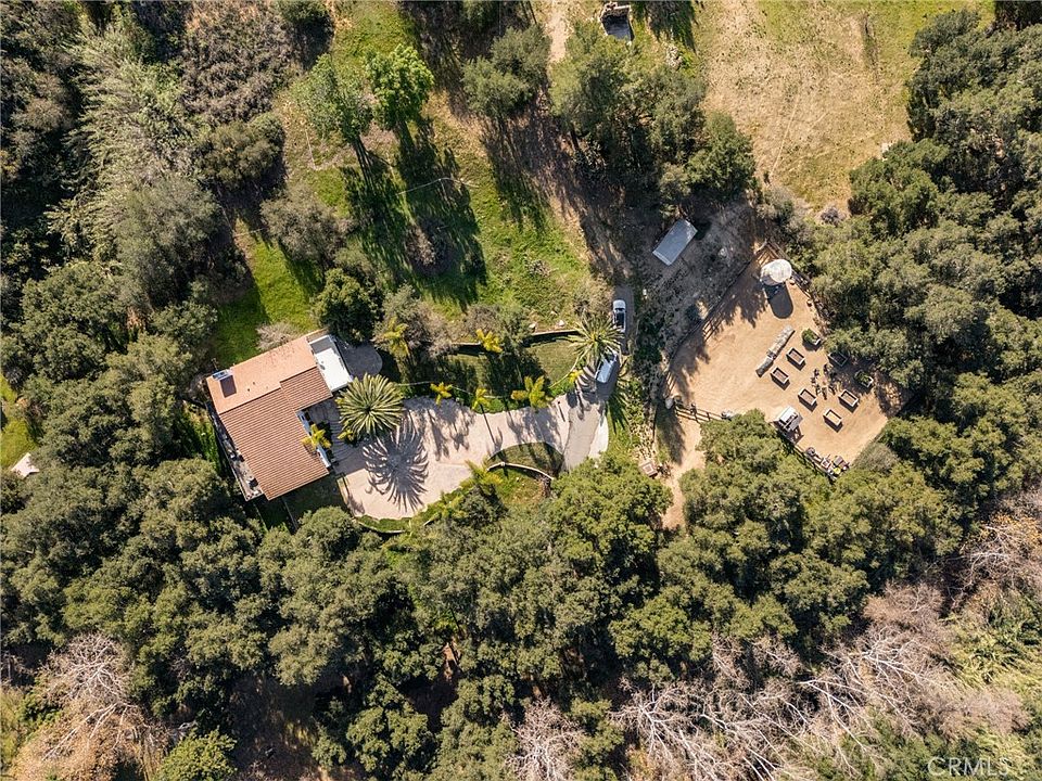 1st image of 48980 De Luz Rd