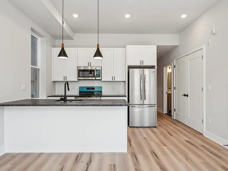 522 Green Ln #B — Photo 2