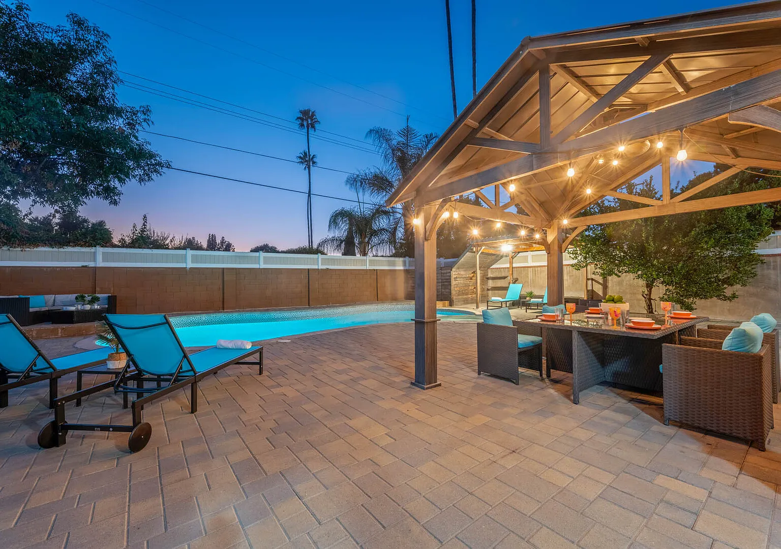 Beautiful Northridge Home-Grassy Yard-Pool-Spa — Photo 1